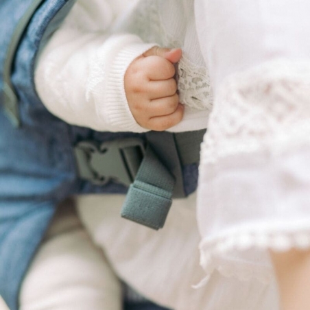 Porte-bébé BOBA X Chambray : une fermeture avec clips solides pour une totale sécurité