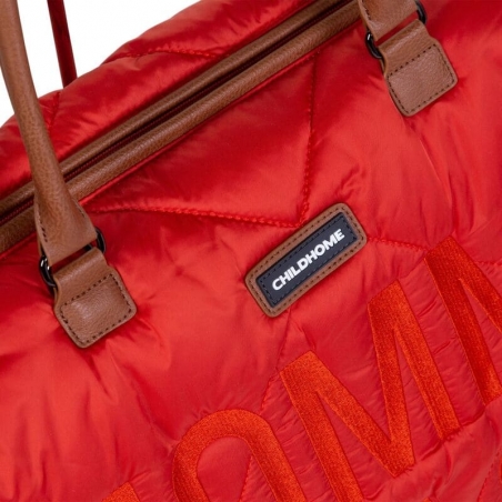 Découvrez la qualité des finitions du sac Mommy Bag Childhome rouge